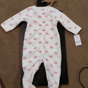 Infant girl, Carter's 1 pc sleeper. 6 mos.